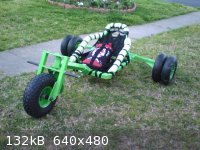 green grasshopper.jpg - 132kB